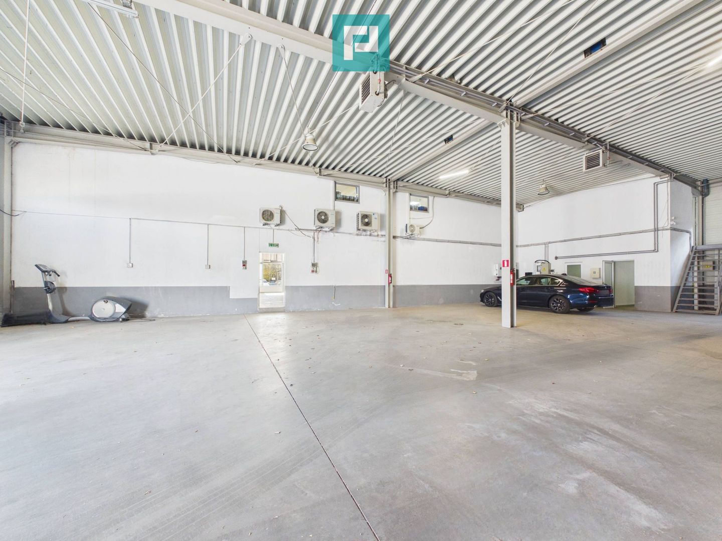 Birouri 102mp + Hală 290 mp în Micălaca - Poză 9