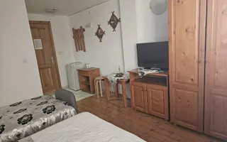 Pensiune 10 camere cu restaurant // teren 900 mp // Moieciu de Jos - Poză 29