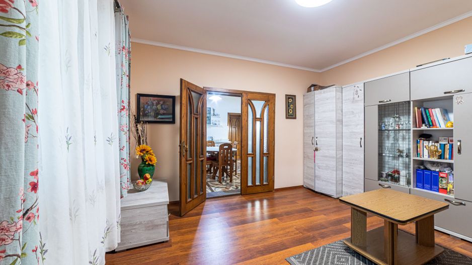 REZERVAT!  Preț fix redus!Casă multifamilială zona Pârneava - Poză 10