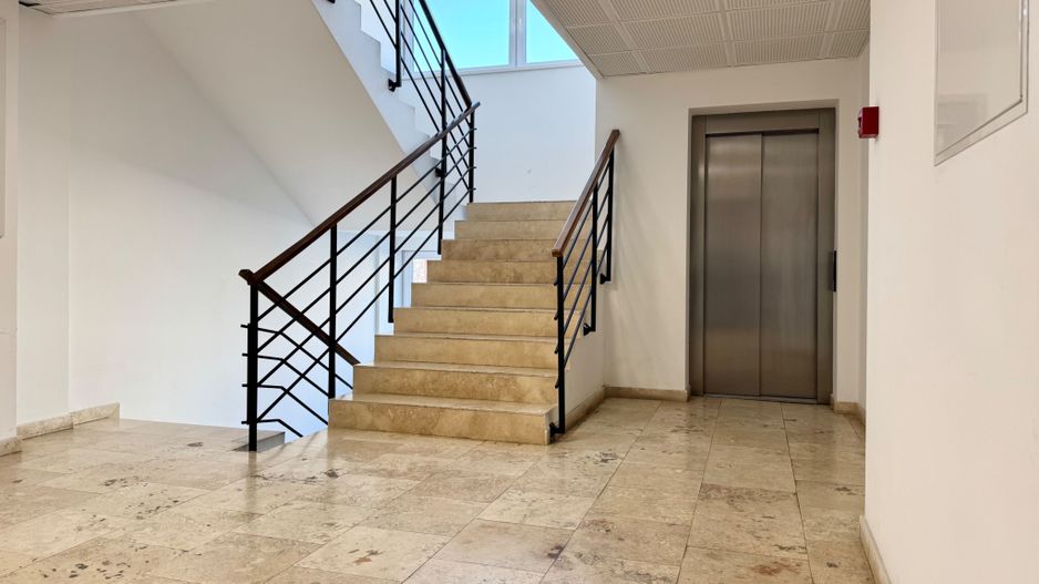 Apartament modern, lift și parcare – zona Calea Lipovei - Poză 34