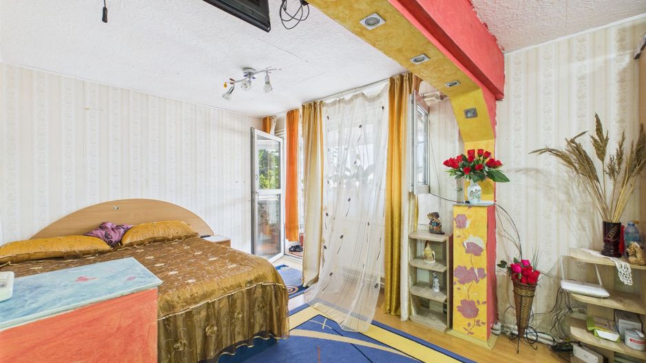 Casă cu 4 camere pe Bd. Laminorului – modernă și întreținută - Poză 17