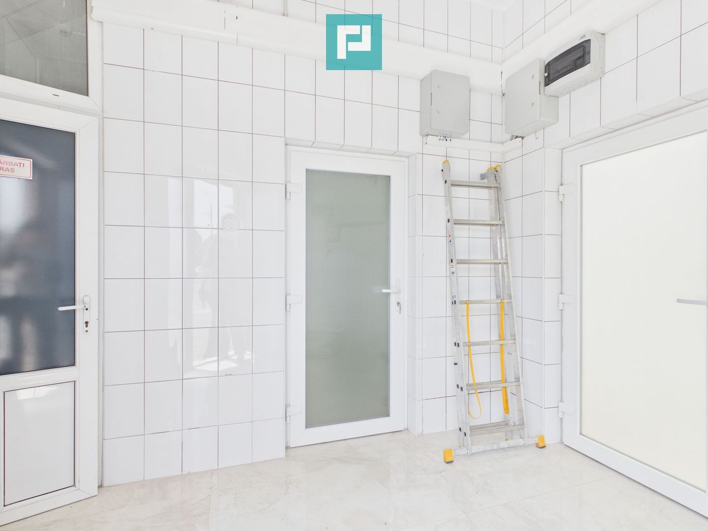 Ioșia: două spații vitrate, unire posibilă - Poză 9