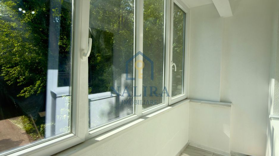 Apartament cu 3 camere et 1 + garaj - Poză 4
