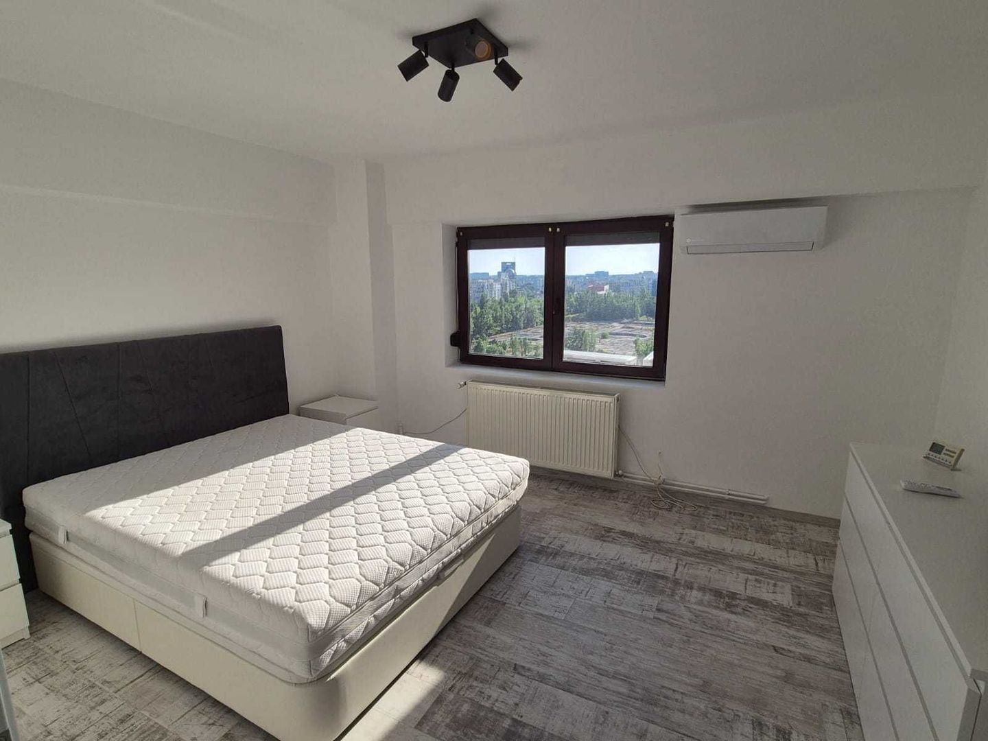 Apartament 2 camere, centrală proprie, modern, vedere spectaculoasă - Poză 8