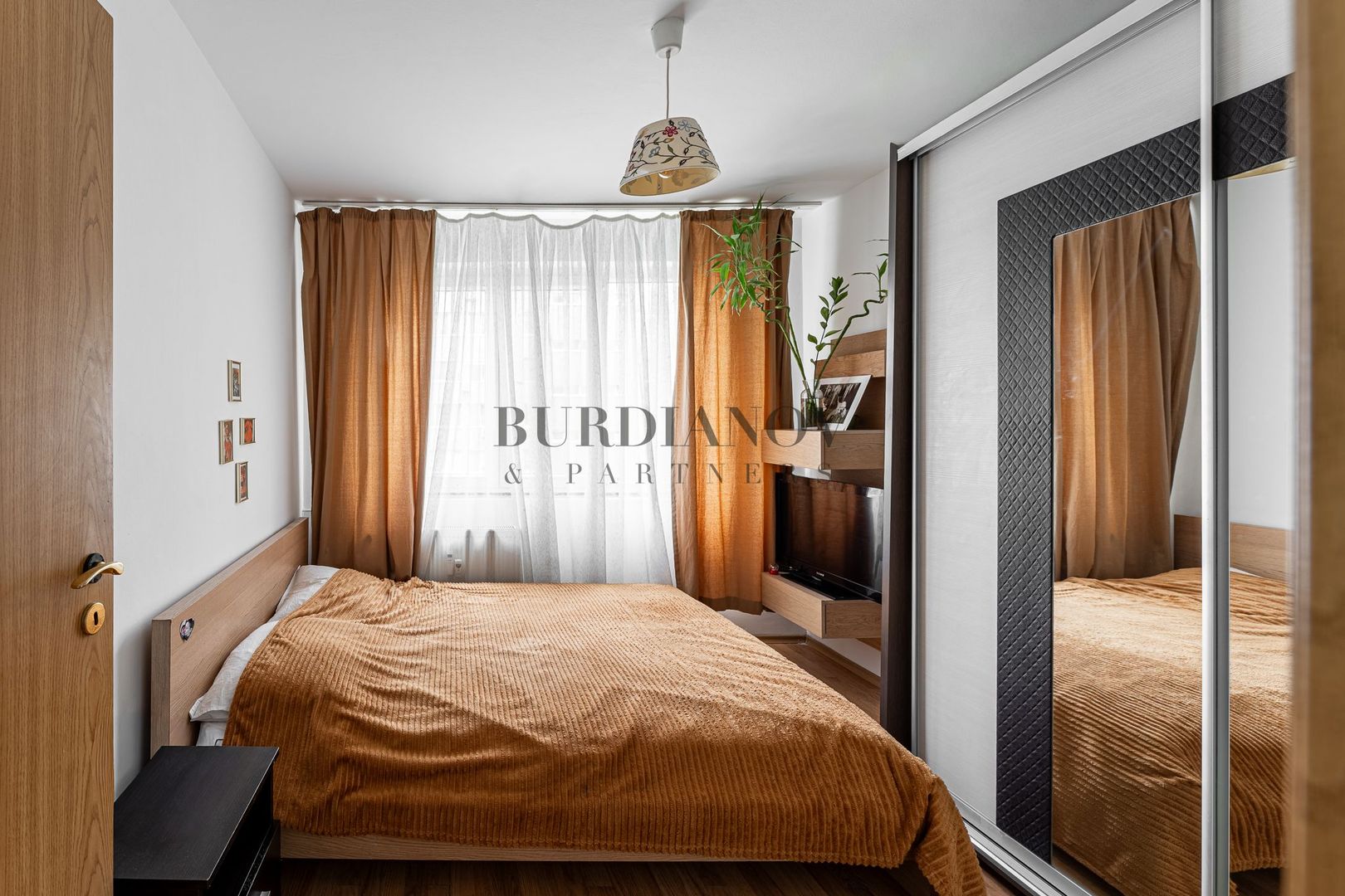 Apartament cu 4 camere- 57 mp utili -Dr Taberei- Metrou Romancierilor - Poză 7