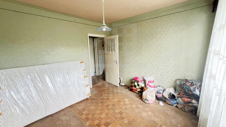 Apartament-2 Camere-48mp-CT- Etajul 2-Izolat-Bulevardul Saturn-Brasov - Poză 1