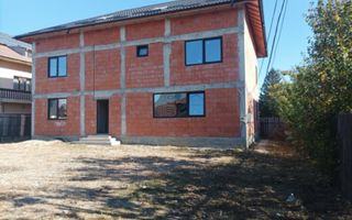 Aproape de oraș! Vânzare casă cu 5 camere în Ulmi! - Poză 2
