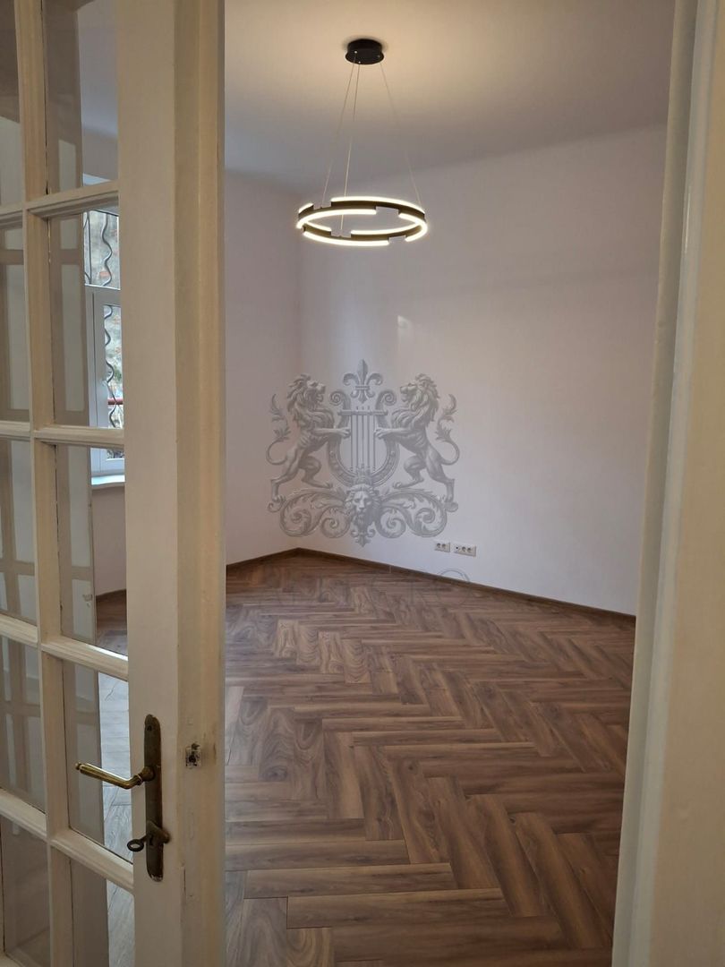 Apartament interbelic cu 2 camere | Vilă P+1+M | Curte | Popa Nan - Poză 5