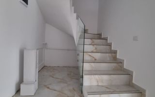 Reședință Modernă cu Finisaje Distinse - Poză 34