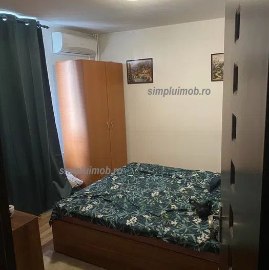 Decomandat parcare etaj intermediar 3 camere Bulevardul Chisinau - Poză 1