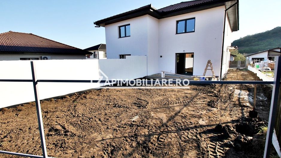 Casa la cheie 4 camere,2 bai,105mp,288 mp teren, 0% comision - Poză 12