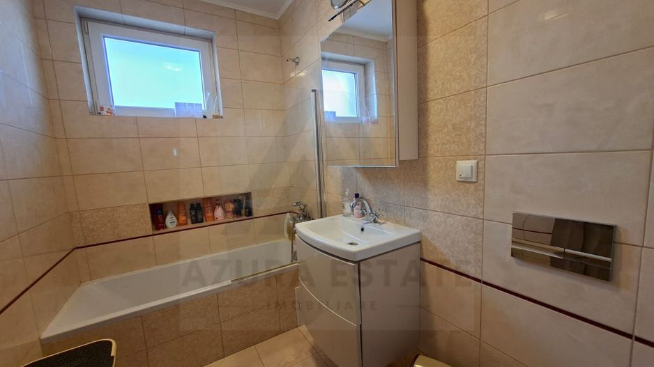 Apartament modern 3 camere 2 bai si 2 locuri de parcare in Selimbar - Poză 5