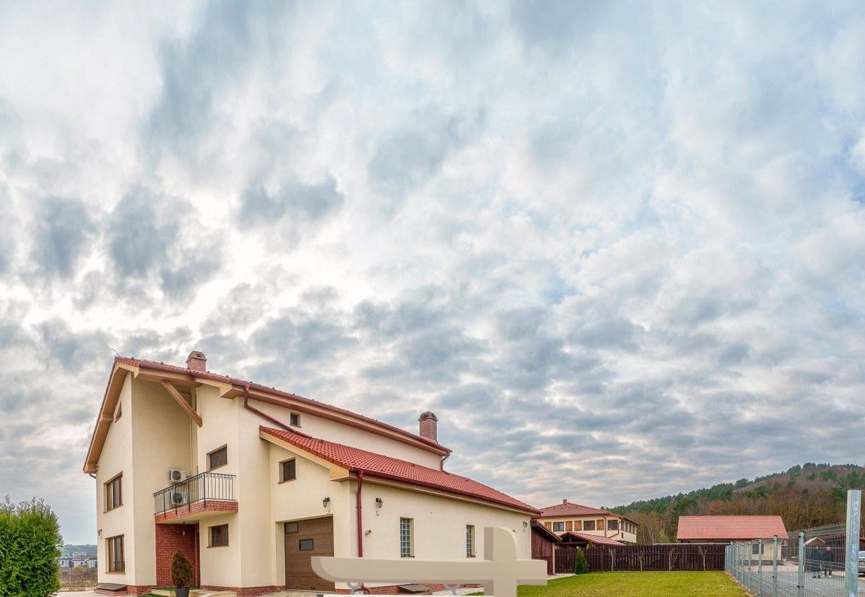 Proprietate Spațioasă Jucu de Mijloc - Ideală ca Locuință sau Afaceri - Poză 1