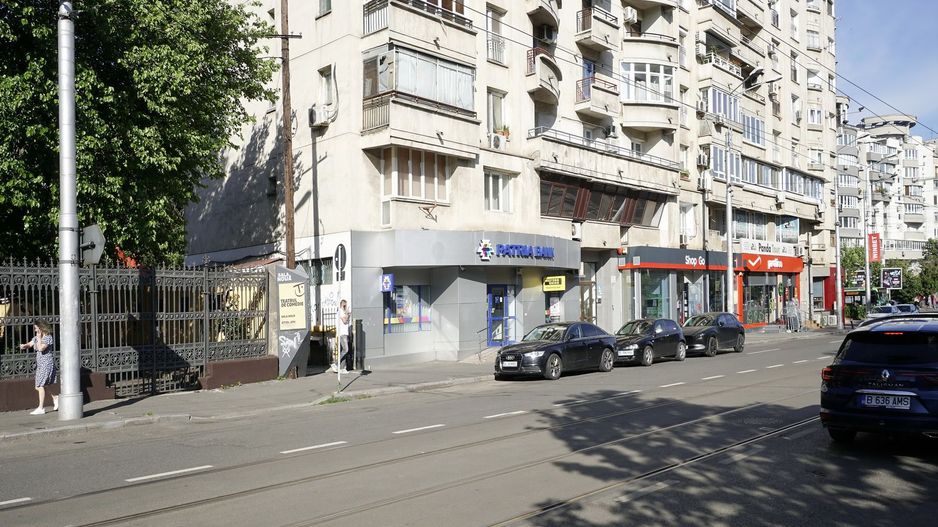 Spatiul comercial 100 mpu str.Sf Vineri colt cu B-dul Corneliu Coposu - Poză 3