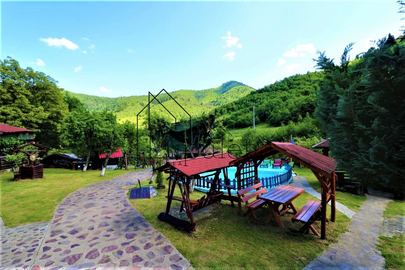 Pensiune de vânzare | 400 MPU | 10 Camere | Rasinari - Curmatura - Poză 17