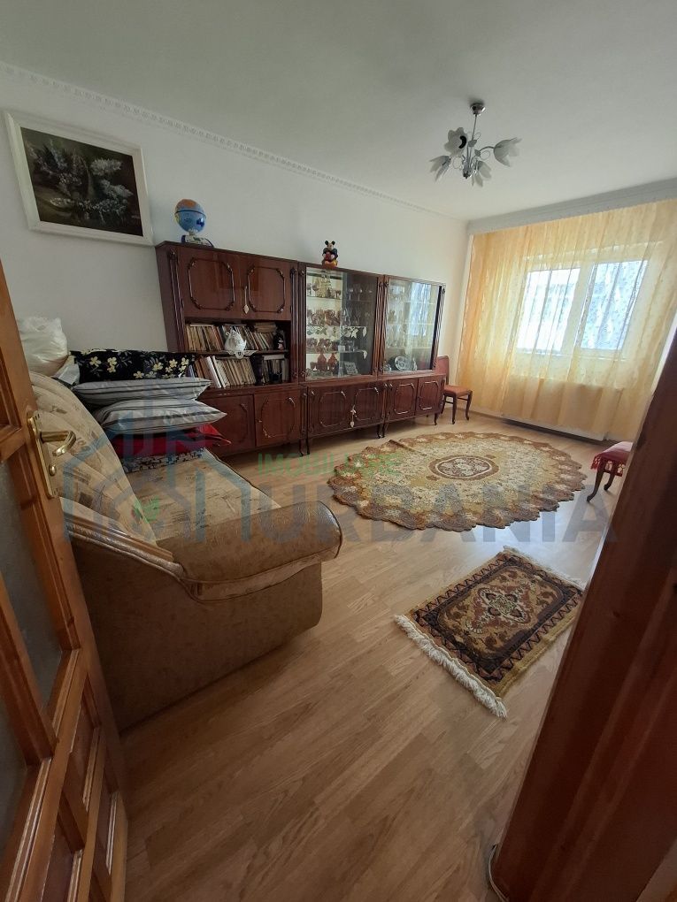 Apartament cu 2 cam D Dacia peste stradă de Biserică - Poză 2