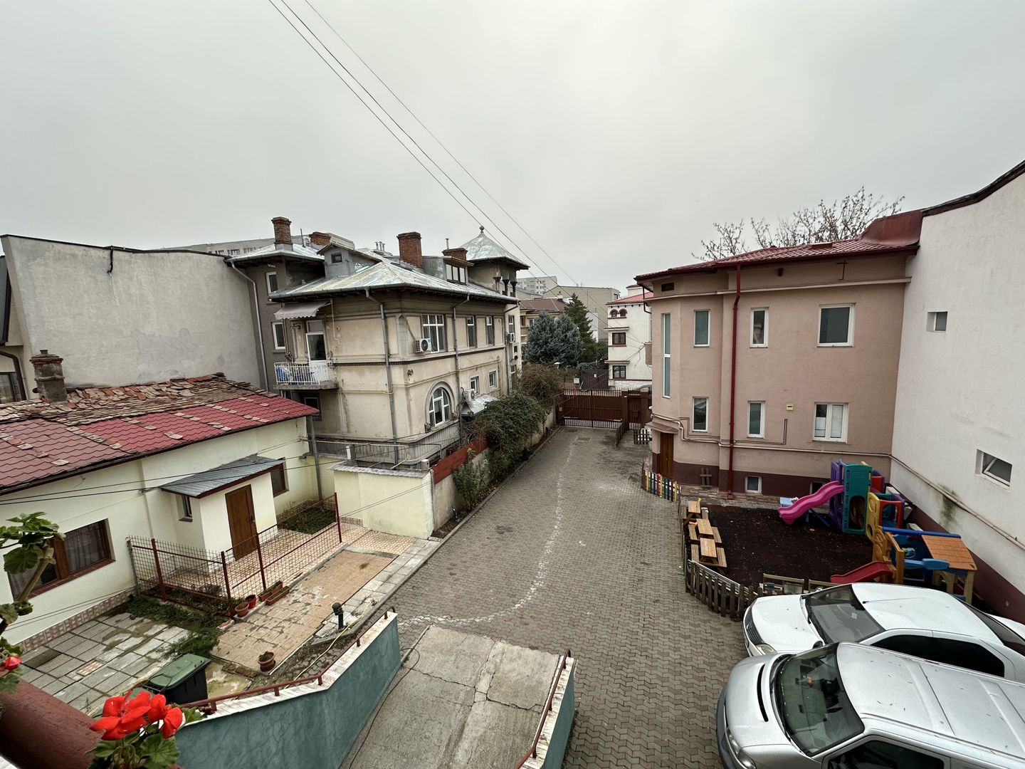 VATRA LUMINOASA -Agricultori | Cladire 1900mp din 2001 | Teren 1030mp - Poză 15