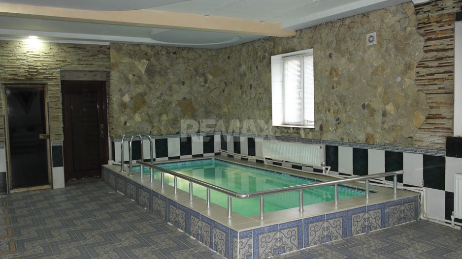 Restaurant pe prima linie Centru Mereni - Poză 8