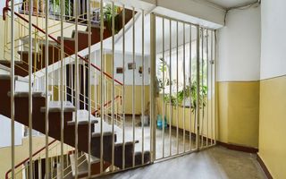 Apartament cu 5 camere zona Miorița - Poză 10