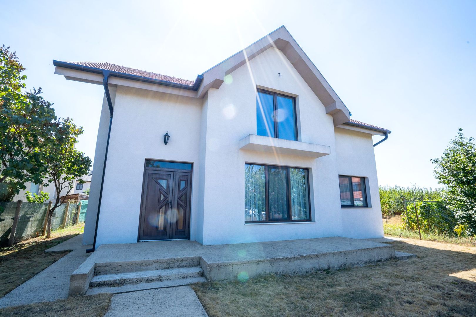 Casa Episcopia cu 774 mp teren, 4 dormotoare - Poză 3