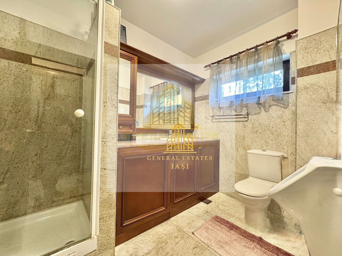 Vânzare Casă în Bucium cu Priveliște Panoramică - Poză 16