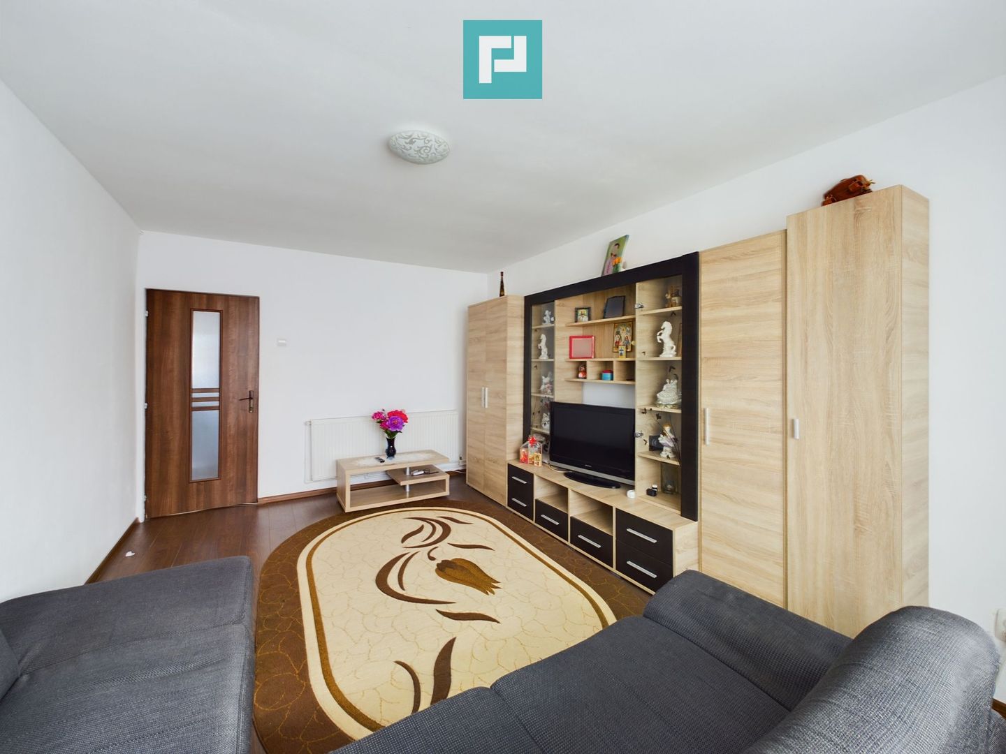 Apartament decomandat cu 2 camere în Aradul Nou - Poză 2