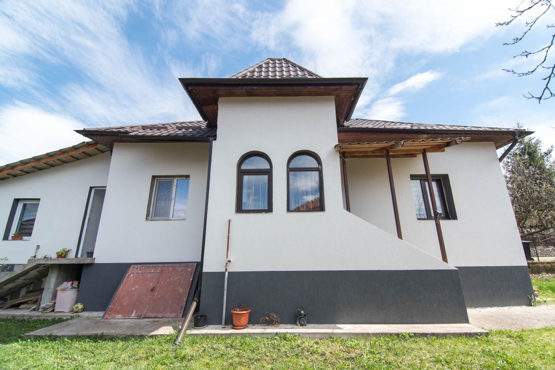 Casa cu 3 camere renovata - Poză 3