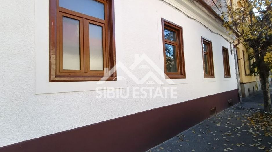 Apartament la casă – spațiu ideal birouri, str. Crișanei, Sibiu - Poză 1