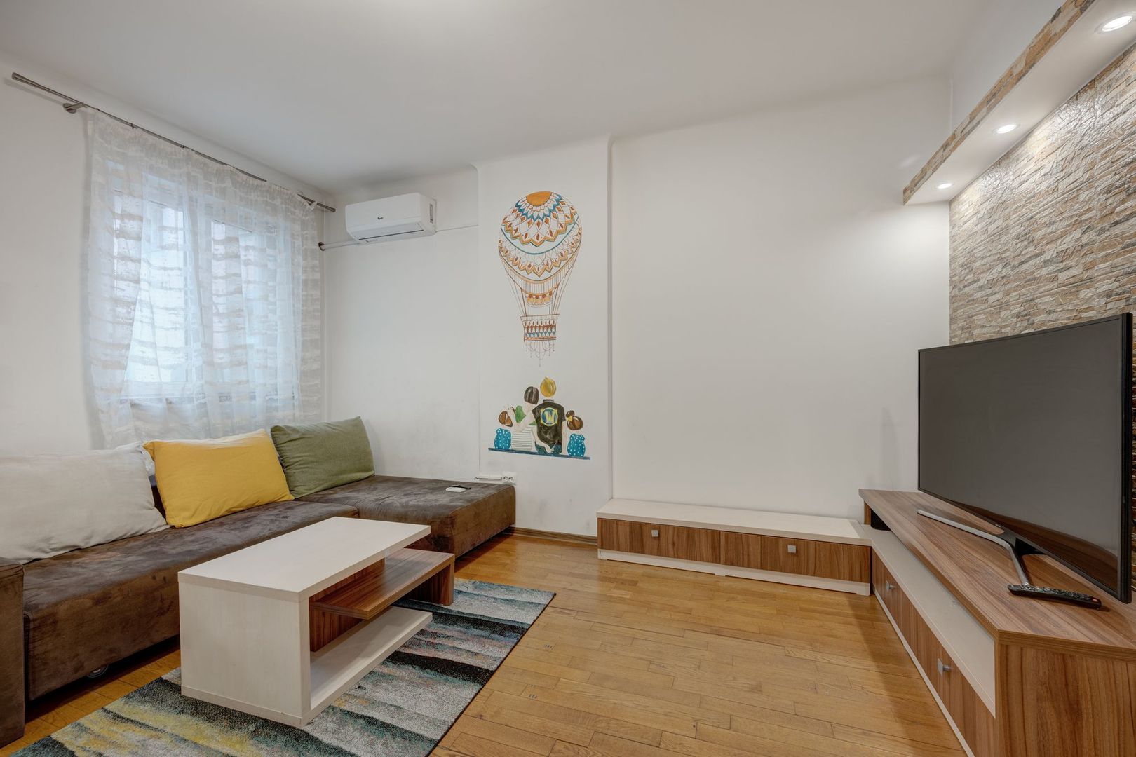 2 Apartamente  in Vila 5 Cam Metrou Basarab Gara de Nord - Poză 9