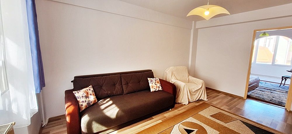 Centru, lăngâ Filarmonica, apartament cu 2 camere mobilat și utilat 400 euro/lun - Poză 2