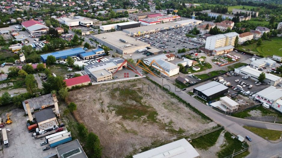 Teren intravilan 9600 m2, central, zona comerciala, Campina, Prahova - Poză 1