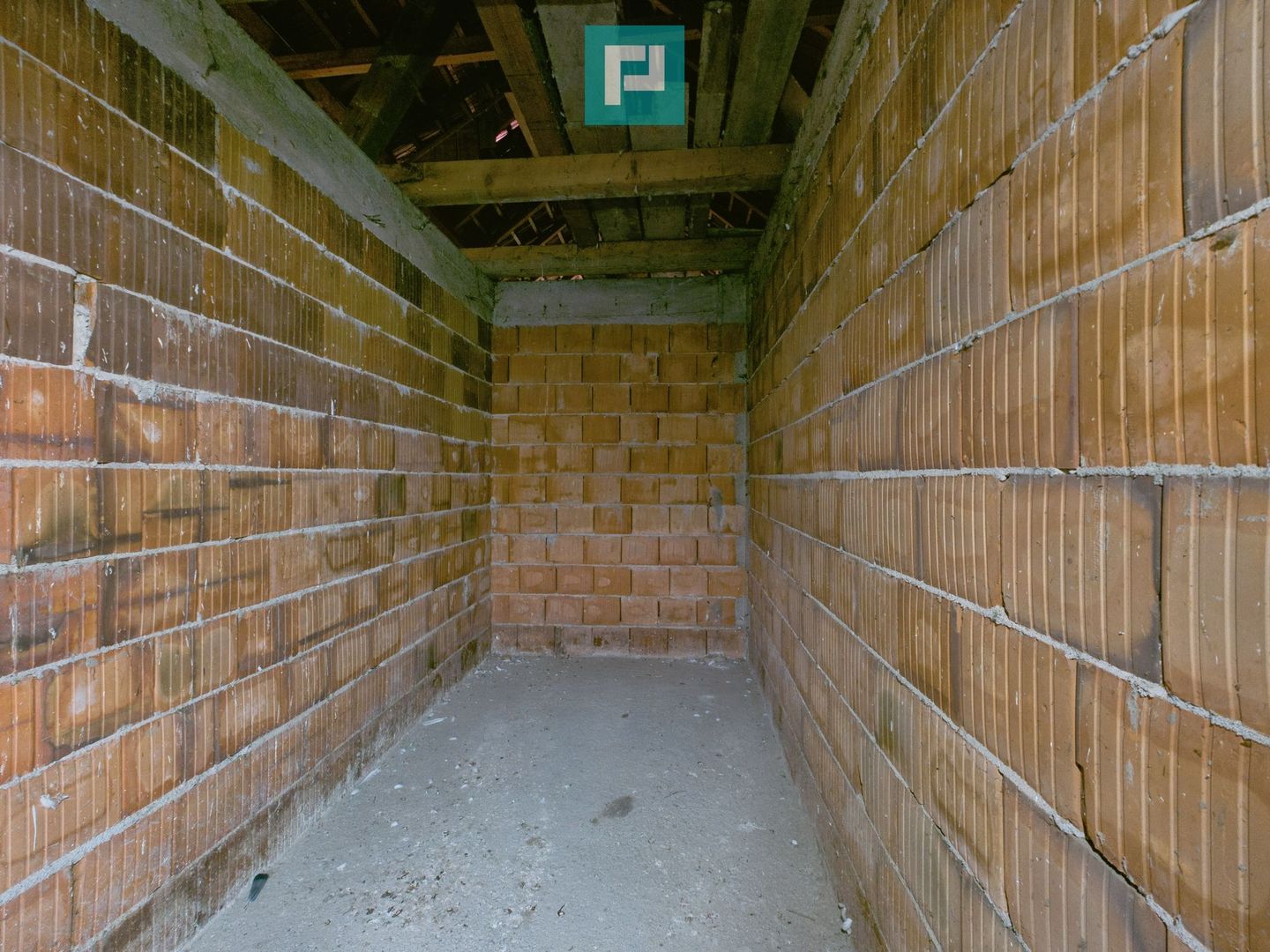 Proprietate impresionantă între Curtici și Macea - Poză 17