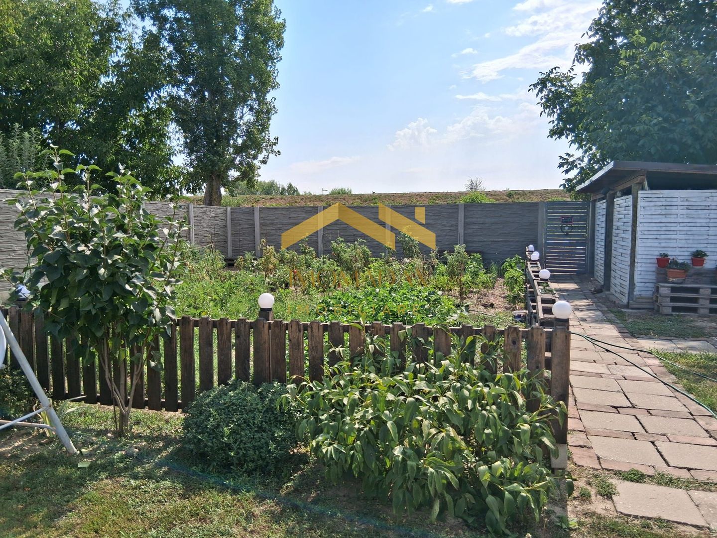 -Casa Individuala - 4 camere -teren generos - - Poză 15