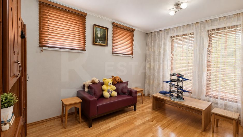 Chirie, casă, 5 camere, Strada Guţu Valentin, Centru - Poză 16