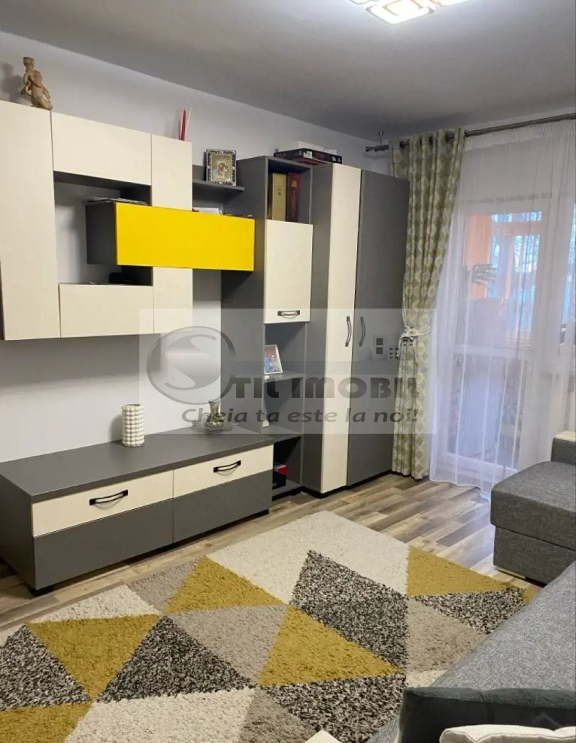 Apartament cu 3 camere Dacia - Poză 1