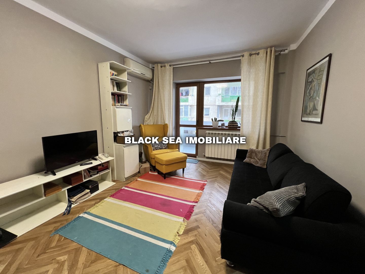 Apartament 3 camere renovat modern – zona CENTRU- aproape de plaja - Poză 1