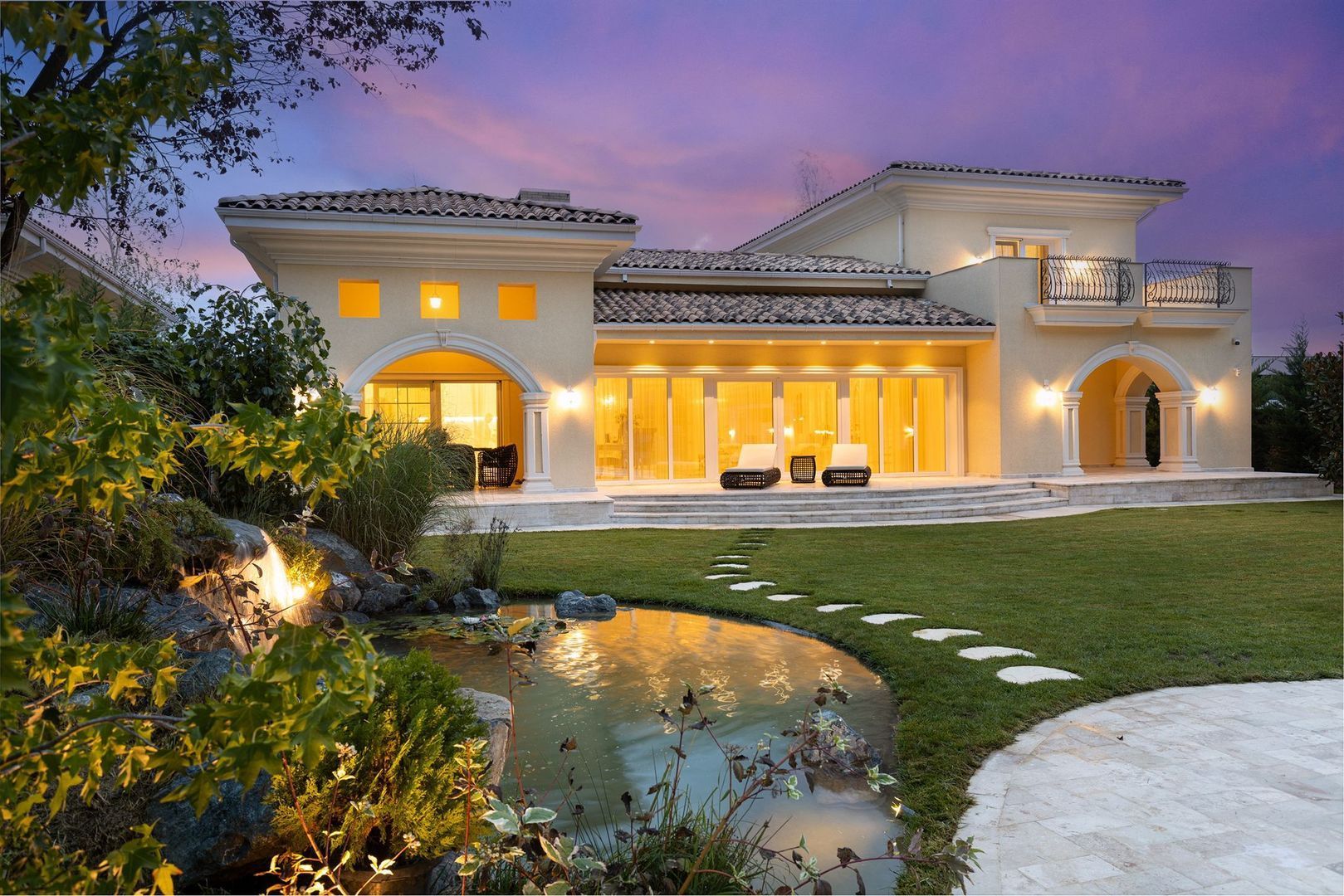 Vila deosebita langa pădure în Tunari - Poză 19