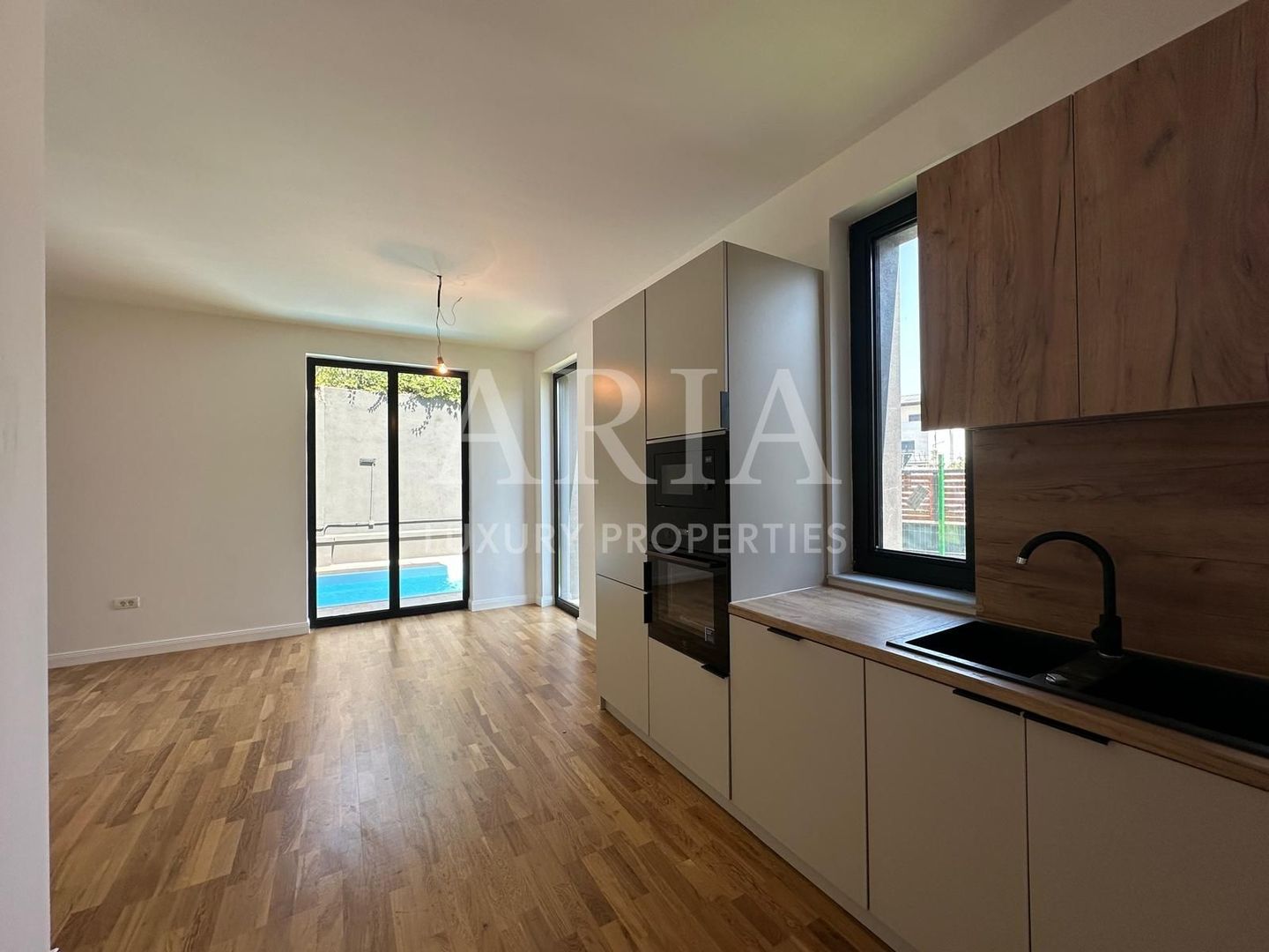 VILLA FIRST RENT – GARAJ - GATED COMPLEX - Poză 5