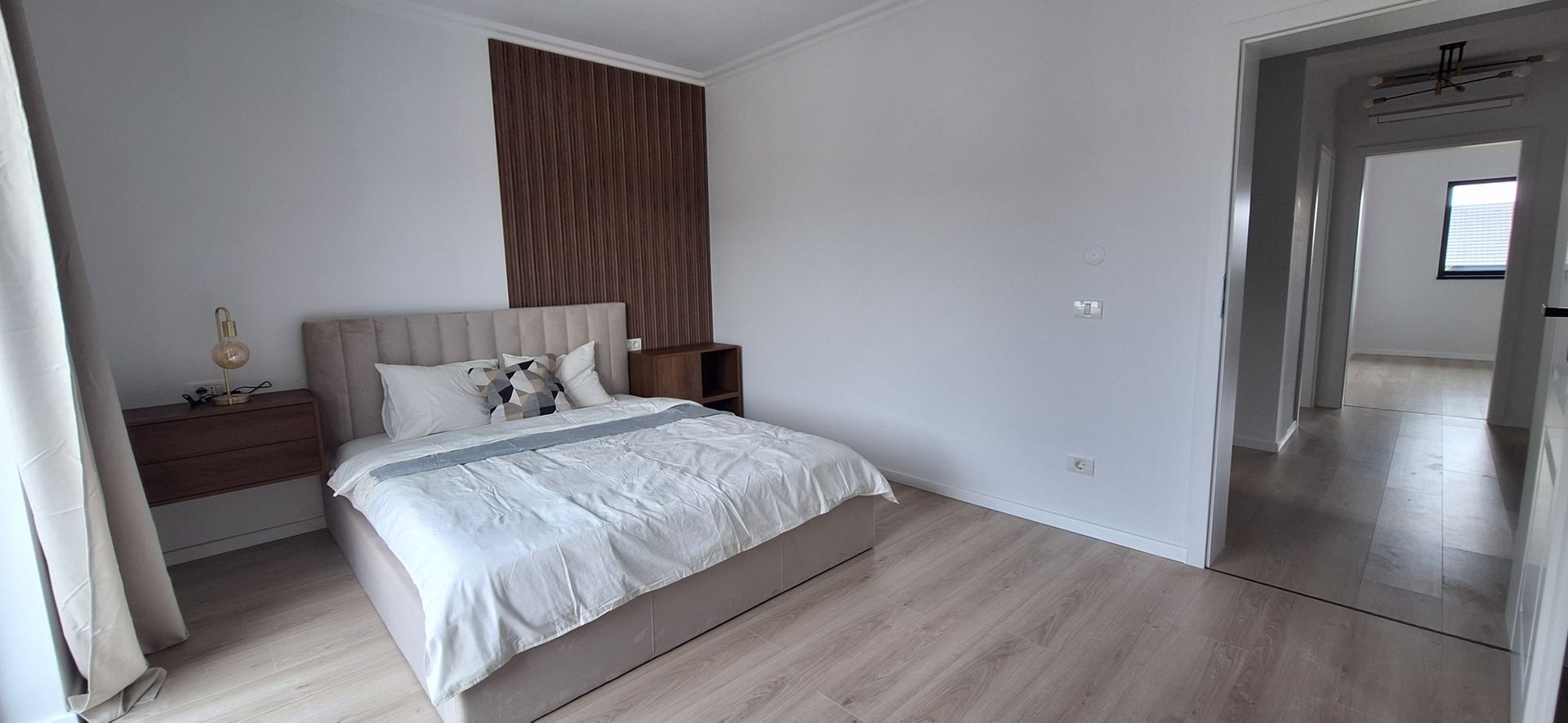 Duplex frumos cu arhitectura mediteraneana - Poză 15