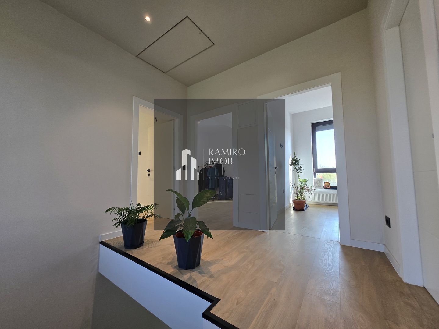 Casa noua 151mp curte 1000m Frumusani mobilata utilata /langa Lac - Poză 6