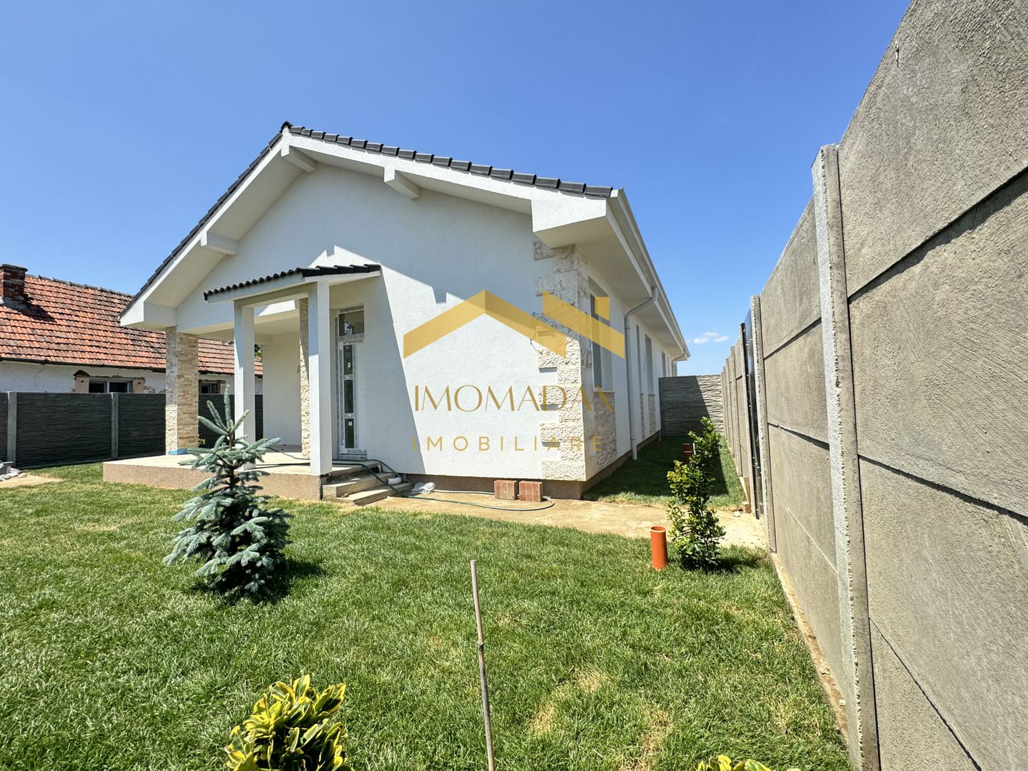 Bucovat-Duplex Parter-Curte Amenajata - Poză 2