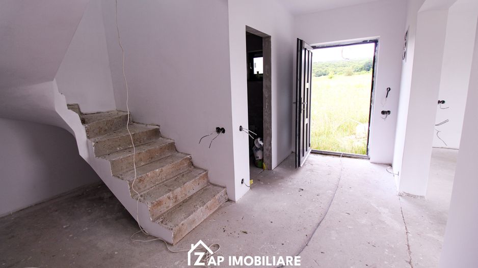 Corunca - Casă Individuală P+1 - 5 Camere (4 Dormitoare) - Teren 490 mp - Semifi - Poză 3