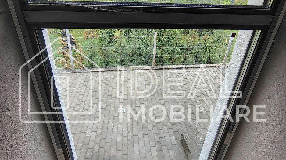 Casa rezidentiala 5 camere, 2 bai, parcare - Sura Mică - Poză 3