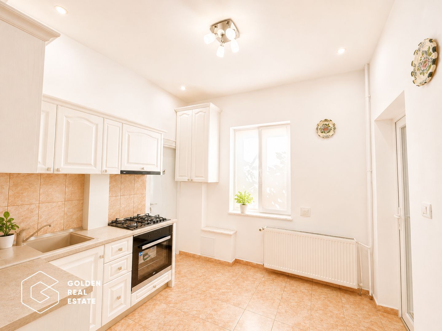 Apartament la casa cu 3 camere, zona Centrala - Poză 10
