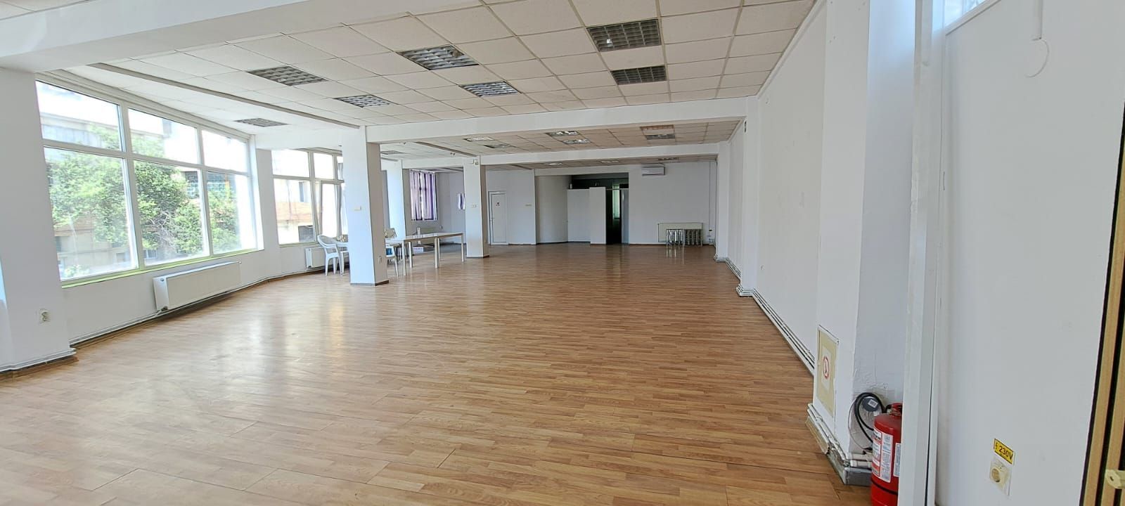 Inchiriere spatiu comercial-sala diverse Centru Pitesti - Poză 6