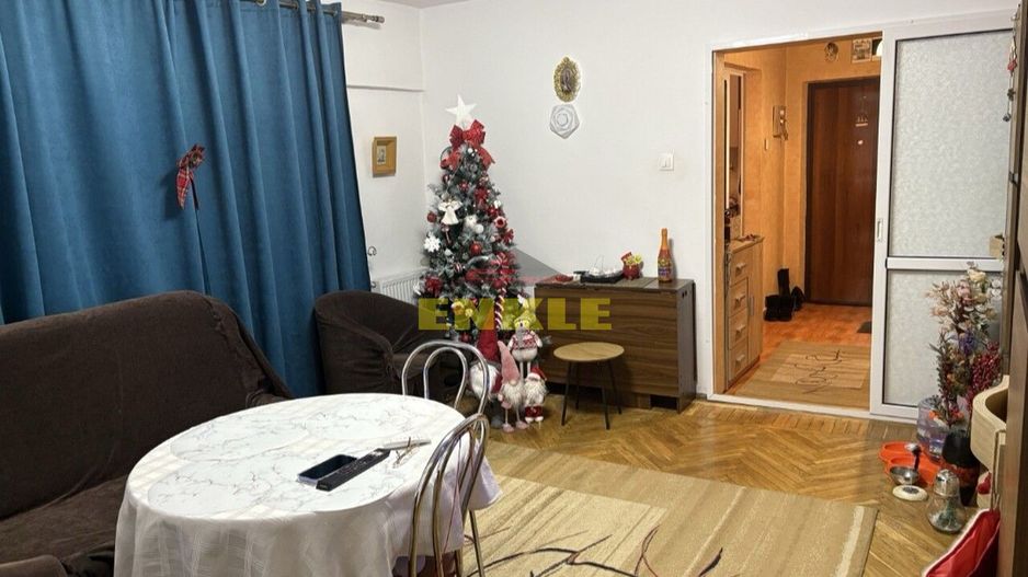 De vânzare apartament cu 3 camere semidecomandat, zona Carrefour - Poză 1