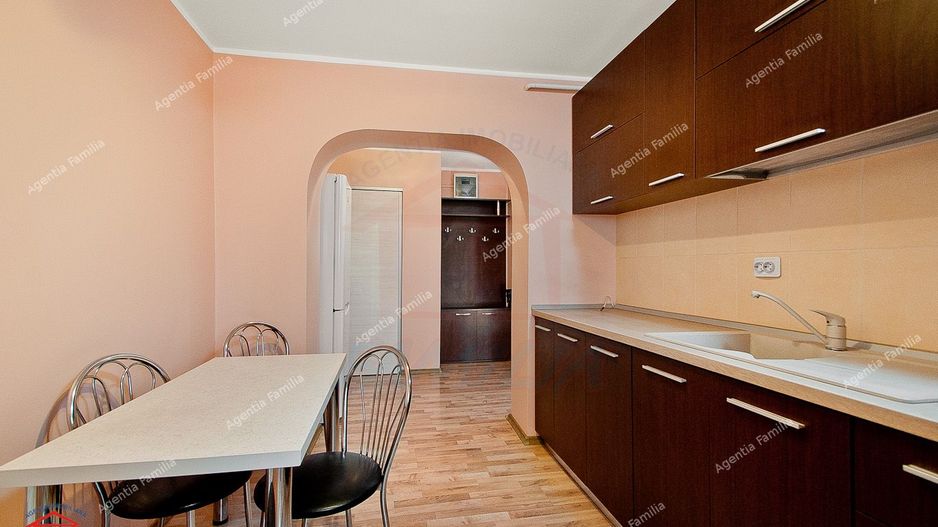 De vanzare apartament 2 camere Micro 39, etaj 3 - Poză 5