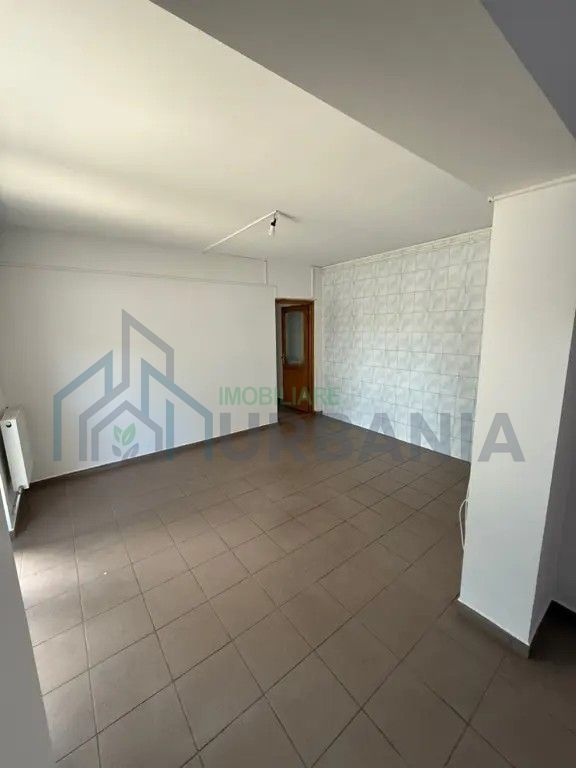 Spațiu comercial de închiriat, 58 mp, parter, stradă principală, Podu Iloaiei - Poză 1