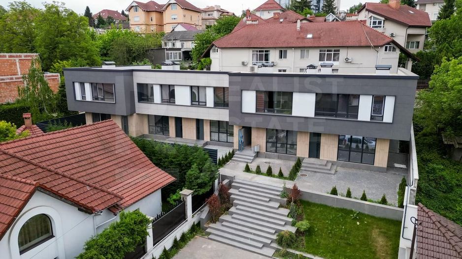 Vânzare, Townhouse, 3 nivele, strada Anton Crihan, Centru - Poză 1