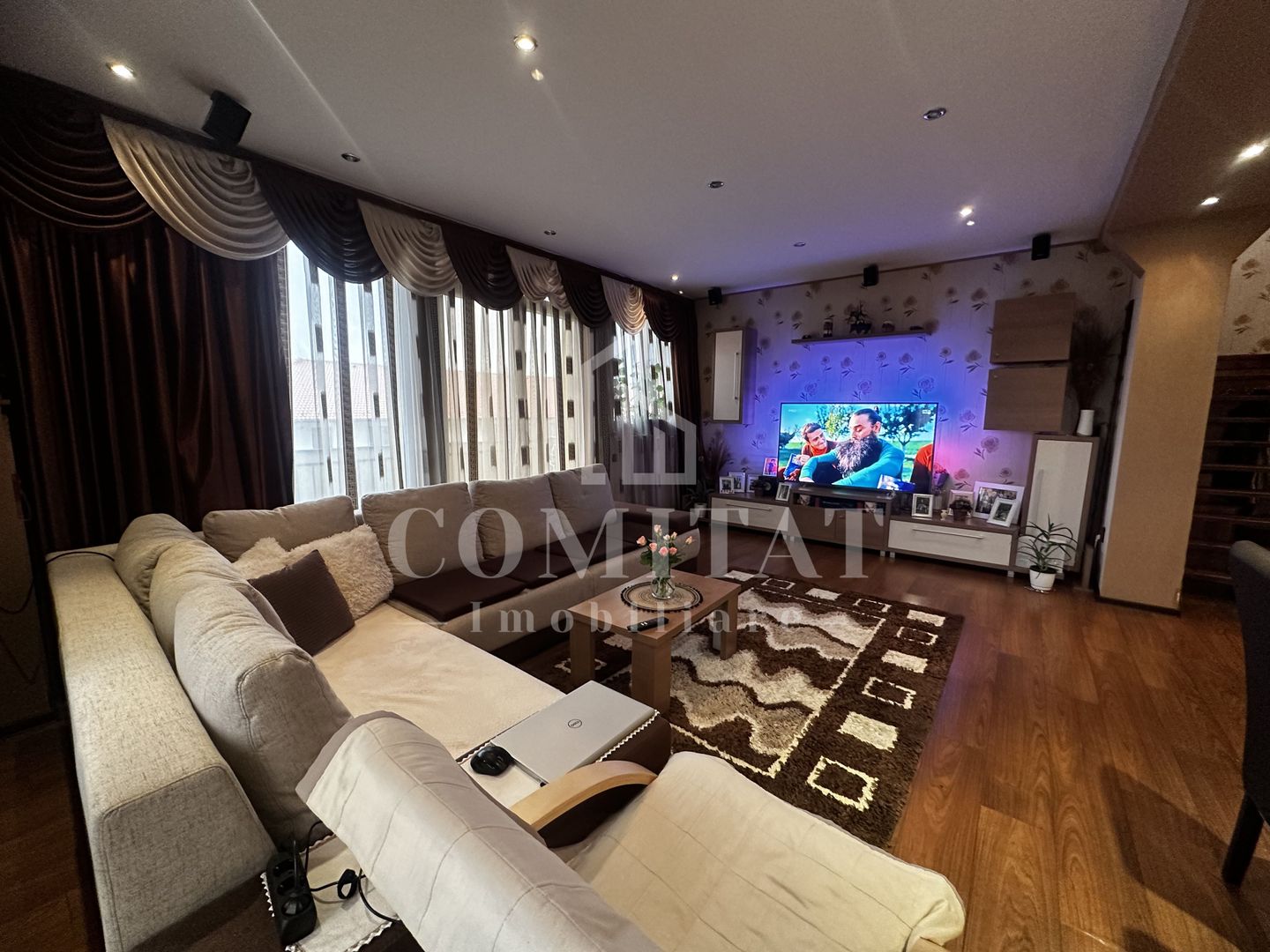 Apartament 3 camere | Scara interioară | Zona Str Porii - Poză 3